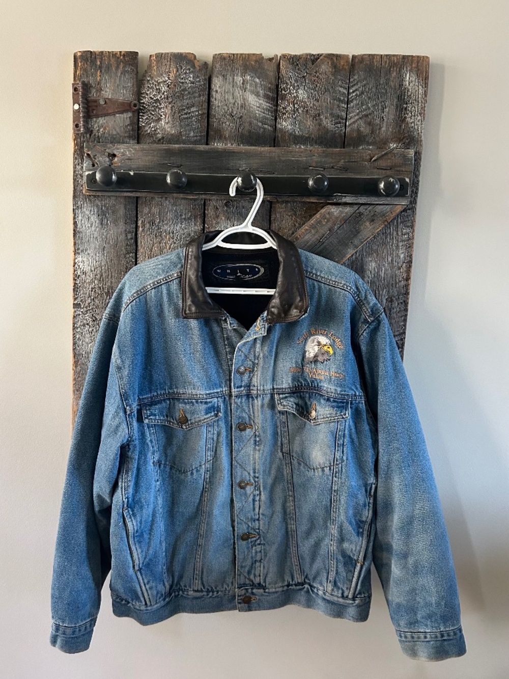 Men's Fleece Lined Stone Wash Jean Jacket w/Eagle Logo & Faux Leather Collar